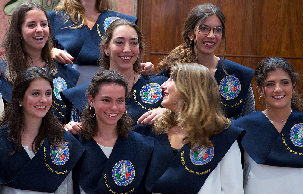 apertura-alumni-college