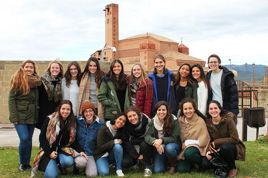 convivencia-estudio-alumni-college-torreciudad