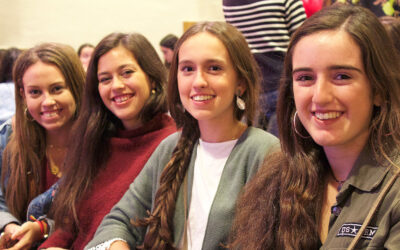 ALUMNI COLLEGE RECIBE LA VISITA DE  200 ALUMNAS DE BACHILLER