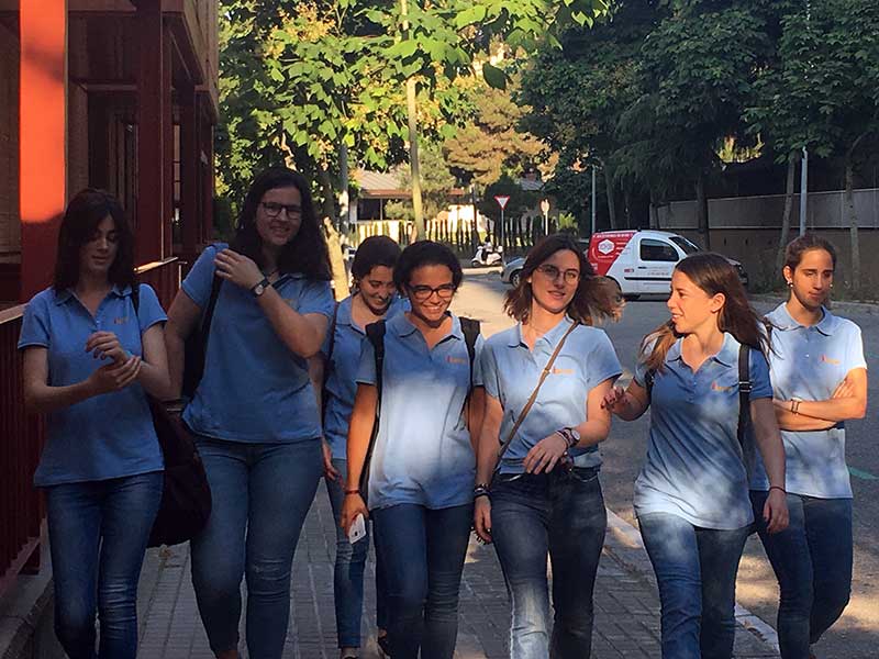 voluntariado-alumni-college