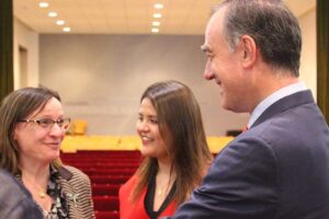 apertura-alumni-college