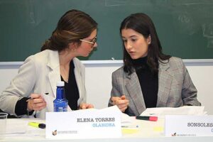 debate-alumni-college